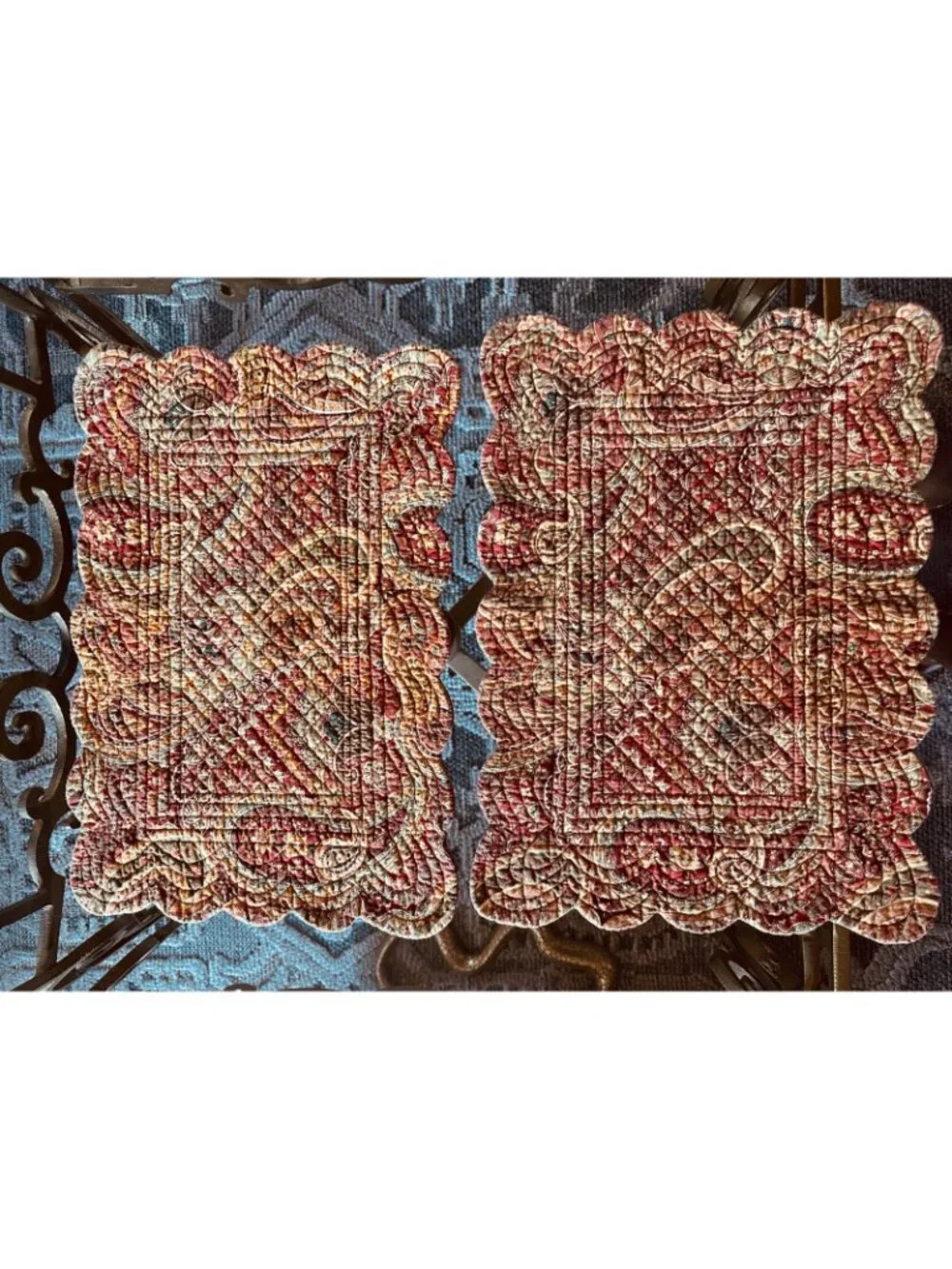 2 Vintage Reversible Quilted Placemats Paisley Floral Table Mats Scalloped Edge
